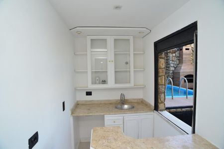 Apartamento para alugar com 220m², 3 quartos e 3 vagasBar