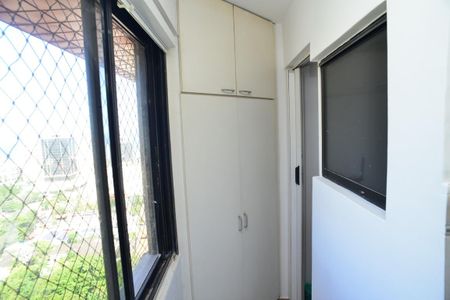 Apartamento para alugar com 220m², 3 quartos e 3 vagasÁrea de Serviço