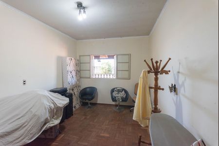 Casa à venda com 234m², 3 quartos e 5 vagas Casa à venda com 234m², 3 quartos e 5 vagasQuarto 2