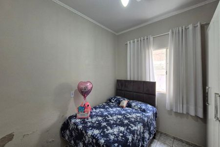 Casa à venda com 172m², 3 quartos e 2 vagasQuarto 2 