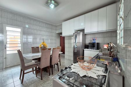 Casa à venda com 172m², 3 quartos e 2 vagasCozinha 