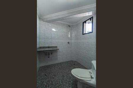 Apartamento à venda com 210m², 4 quartos e 3 vagas Apartamento à venda com 210m², 4 quartos e 3 vagasBanheiro da Suíte 1