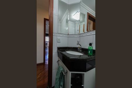 Apartamento à venda com 210m², 4 quartos e 3 vagas Apartamento à venda com 210m², 4 quartos e 3 vagasLavabo