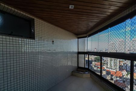 Apartamento à venda com 210m², 4 quartos e 3 vagas Apartamento à venda com 210m², 4 quartos e 3 vagasVaranda da Suíte 3