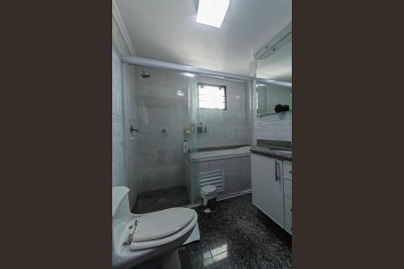 Apartamento à venda com 210m², 4 quartos e 3 vagas Apartamento à venda com 210m², 4 quartos e 3 vagasBanheiro da Suíte 3