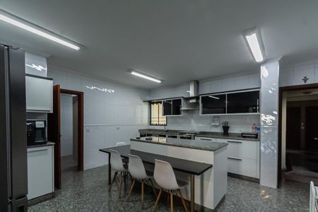 Apartamento à venda com 210m², 4 quartos e 3 vagas Apartamento à venda com 210m², 4 quartos e 3 vagasCozinha