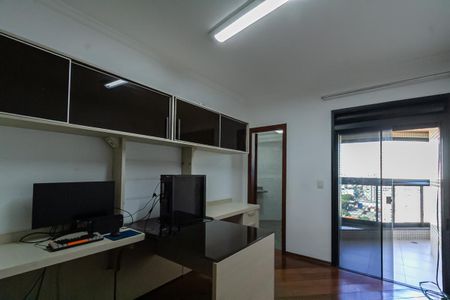 Apartamento à venda com 210m², 4 quartos e 3 vagas Apartamento à venda com 210m², 4 quartos e 3 vagasSuíte 1