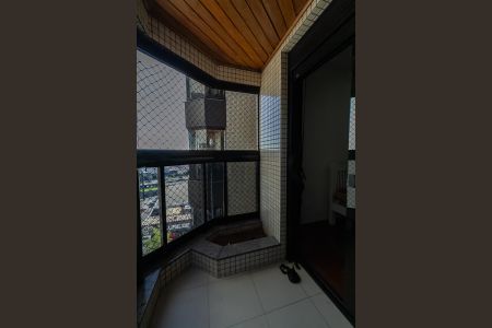 Apartamento à venda com 210m², 4 quartos e 3 vagas Apartamento à venda com 210m², 4 quartos e 3 vagasVaranda da Suíte 4