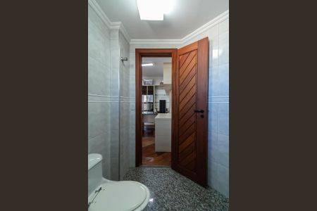 Apartamento à venda com 210m², 4 quartos e 3 vagas Apartamento à venda com 210m², 4 quartos e 3 vagasBanheiro da Suíte 1