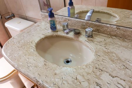 Apartamento à venda com 97m², 3 quartos e 2 vagasBanheiro da Suíte 2