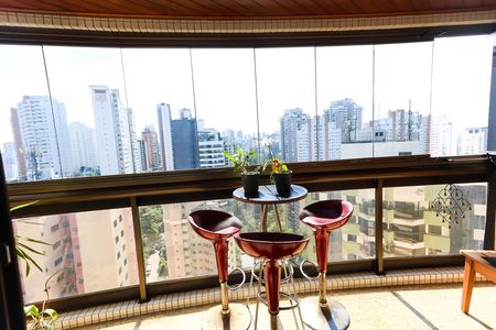 Apartamento à venda com 97m², 3 quartos e 2 vagasVaranda