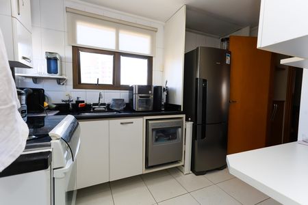 Apartamento à venda com 97m², 3 quartos e 2 vagasCozinha