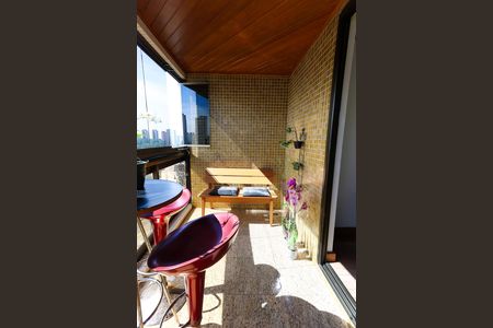 Apartamento à venda com 97m², 3 quartos e 2 vagasVaranda