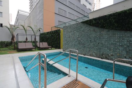 Studio à venda com 25m², 1 quarto e sem vaga Studio à venda com 25m², 1 quarto e sem vagaÁrea comum - Piscina