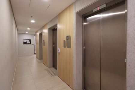 Studio à venda com 25m², 1 quarto e sem vaga Studio à venda com 25m², 1 quarto e sem vagaElevadores
