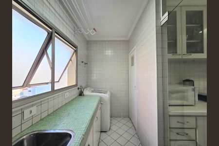 Apartamento à venda com 94m², 3 quartos e 1 vagaÁrea de Serviço