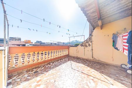 Casa à venda com 173m², 3 quartos e 2 vagas Casa à venda com 173m², 3 quartos e 2 vagasTerraço