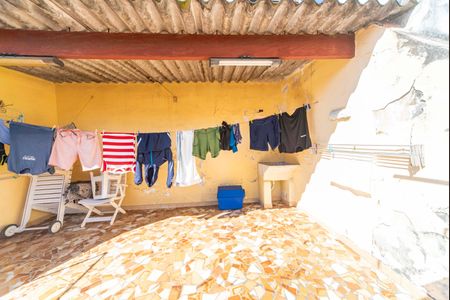 Casa à venda com 173m², 3 quartos e 2 vagas Casa à venda com 173m², 3 quartos e 2 vagasTerraço