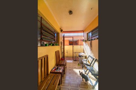 Casa à venda com 173m², 3 quartos e 2 vagas Casa à venda com 173m², 3 quartos e 2 vagasVaranda