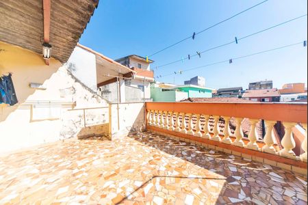 Casa à venda com 173m², 3 quartos e 2 vagas Casa à venda com 173m², 3 quartos e 2 vagasTerraço
