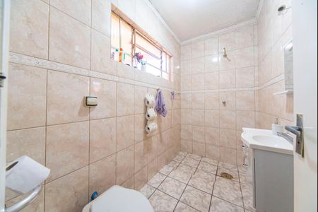 Casa à venda com 173m², 3 quartos e 2 vagas Casa à venda com 173m², 3 quartos e 2 vagasBanheiro Social