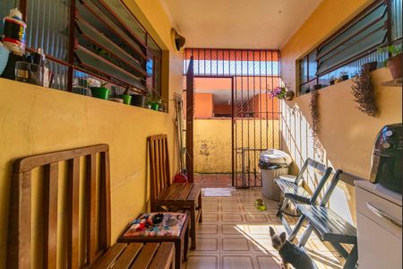 Casa à venda com 173m², 3 quartos e 2 vagas Casa à venda com 173m², 3 quartos e 2 vagasVaranda