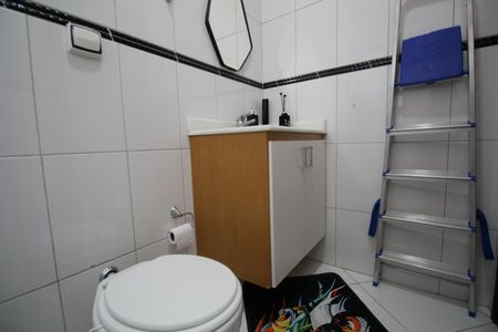 Banheiro Suíte 1 de casa à venda com 3 quartos, 227m² em Vila Suzana, São Paulo