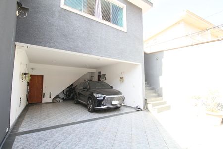 Garagem  de casa à venda com 3 quartos, 227m² em Vila Suzana, São Paulo