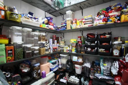 Dispensa  de casa à venda com 3 quartos, 227m² em Vila Suzana, São Paulo