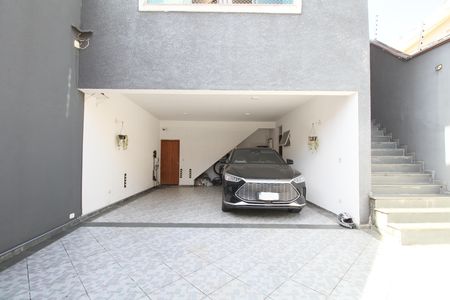 Garagem  de casa à venda com 3 quartos, 227m² em Vila Suzana, São Paulo