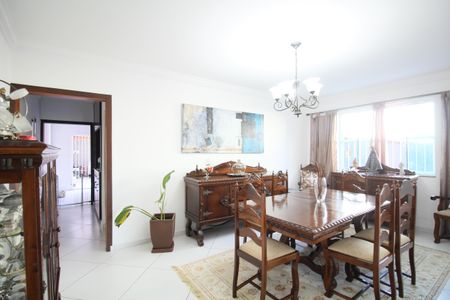 Sala de Jantar de casa à venda com 3 quartos, 227m² em Vila Suzana, São Paulo