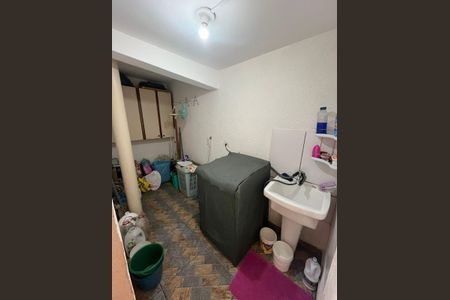 Casa à venda com 160m², 3 quartos e 2 vagas Casa à venda com 160m², 3 quartos e 2 vagasLavanderia