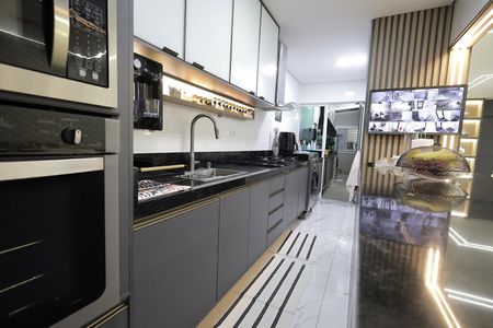 Apartamento à venda com 100m², 3 quartos e 2 vagas Apartamento à venda com 100m², 3 quartos e 2 vagasCozinha