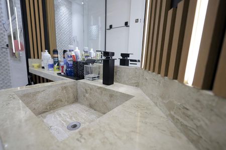 Apartamento à venda com 100m², 3 quartos e 2 vagas Apartamento à venda com 100m², 3 quartos e 2 vagasBanheiro Suíte