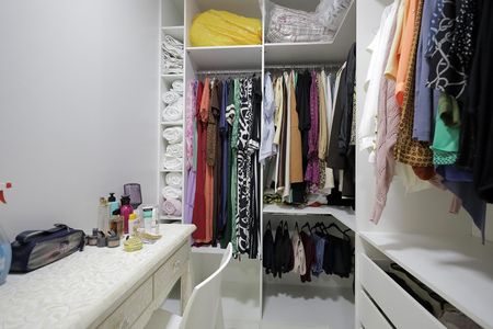 Apartamento à venda com 100m², 3 quartos e 2 vagas Apartamento à venda com 100m², 3 quartos e 2 vagasCloset Quarto Suíte