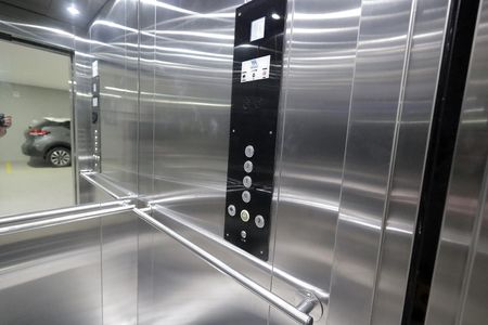 Apartamento à venda com 100m², 3 quartos e 2 vagas Apartamento à venda com 100m², 3 quartos e 2 vagasElevador