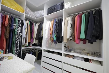 Apartamento à venda com 100m², 3 quartos e 2 vagas Apartamento à venda com 100m², 3 quartos e 2 vagasCloset Quarto Suíte