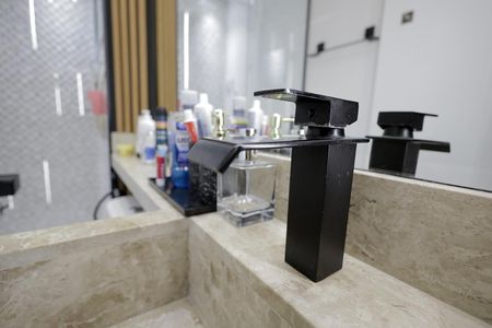 Apartamento à venda com 100m², 3 quartos e 2 vagas Apartamento à venda com 100m², 3 quartos e 2 vagasBanheiro Suíte