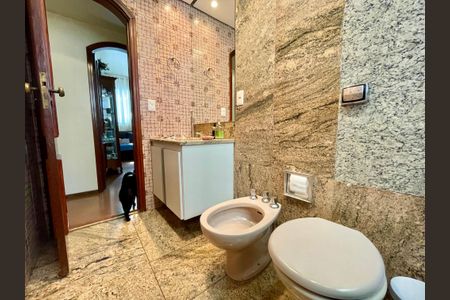 Apartamento à venda com 180m², 4 quartos e 2 vagas