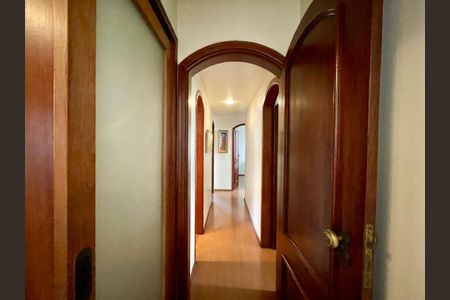 Apartamento à venda com 180m², 4 quartos e 2 vagas