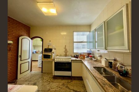 Apartamento à venda com 180m², 4 quartos e 2 vagas
