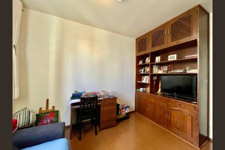 Apartamento à venda com 180m², 4 quartos e 2 vagas