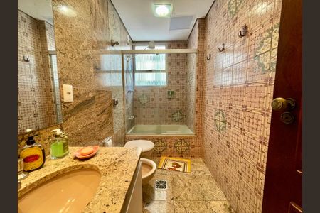 Apartamento à venda com 180m², 4 quartos e 2 vagas
