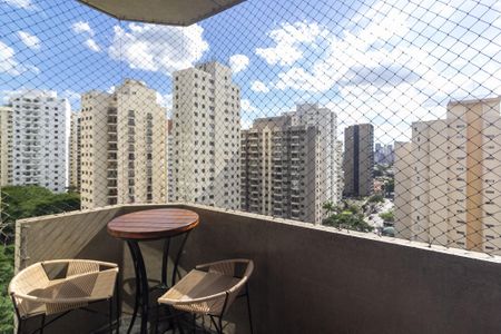 Apartamento à venda com 180m², 2 quartos e 2 vagasSala - Varanda