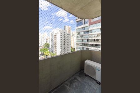 Apartamento à venda com 180m², 2 quartos e 2 vagasSuíte 2 Varanda