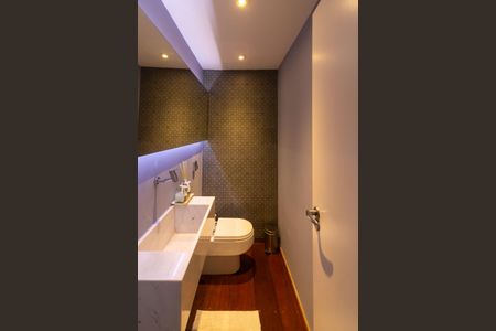 Apartamento à venda com 180m², 2 quartos e 2 vagasLavabo