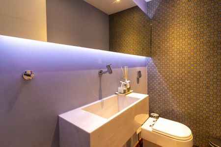 Apartamento à venda com 180m², 2 quartos e 2 vagasLavabo