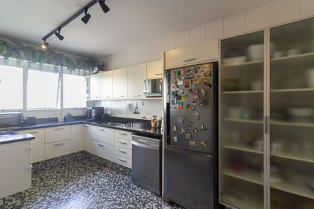 Apartamento à venda com 180m², 2 quartos e 2 vagasCozinha