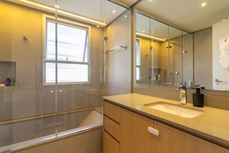 Apartamento à venda com 180m², 2 quartos e 2 vagasBanheiro Suíte 2