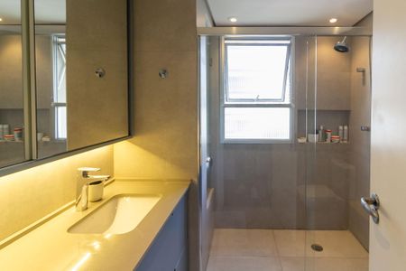 Apartamento à venda com 180m², 2 quartos e 2 vagasBanheiro Suíte 1